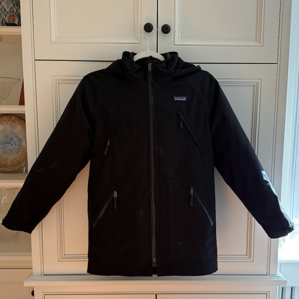 Patagonia Black Tres 3-In-1 Parka Hooded Shell and Down Jacket (Kids XL)